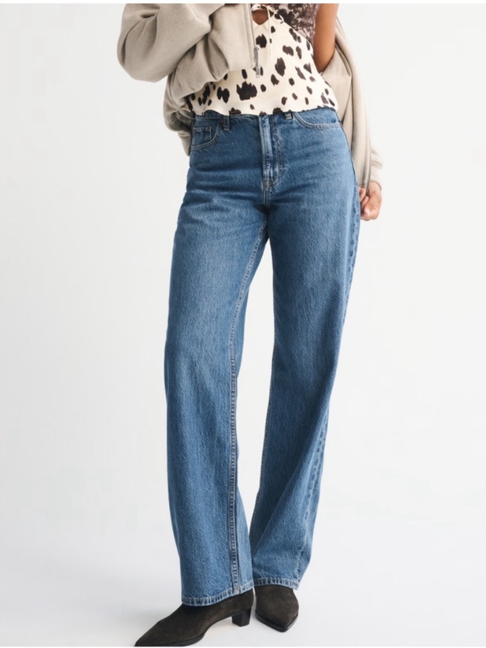 NWT Abercrombie Curve Love High Rise Loose Jean, 28/6